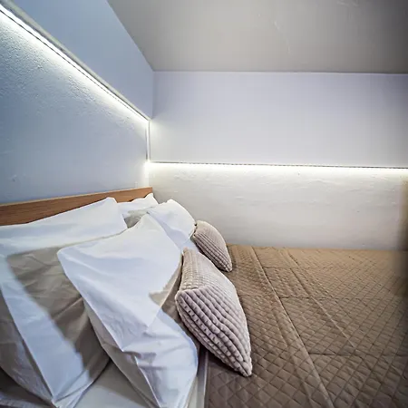 Apartment Loft Lux Living - 7 Minutes From Center
