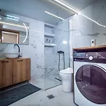 Loft Lux Living - 7 Minutes From Center