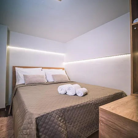 Loft Lux Living - 7 Minutes From Center 沃洛斯