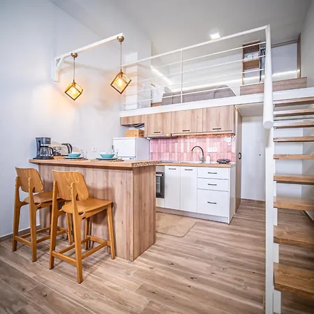 Loft Lux Living - 7 Minutes From Center 公寓 *