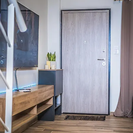 Loft Lux Living - 7 Minutes From Center *