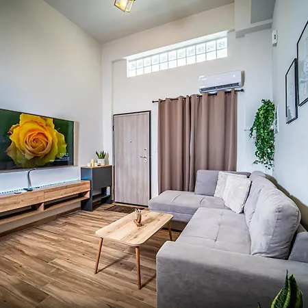 Loft Lux Living - 7 Minutes From Center *